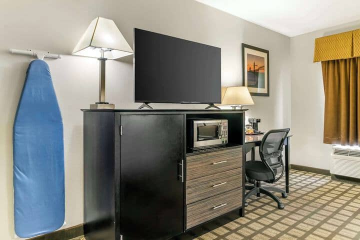 Room 18 of 46
