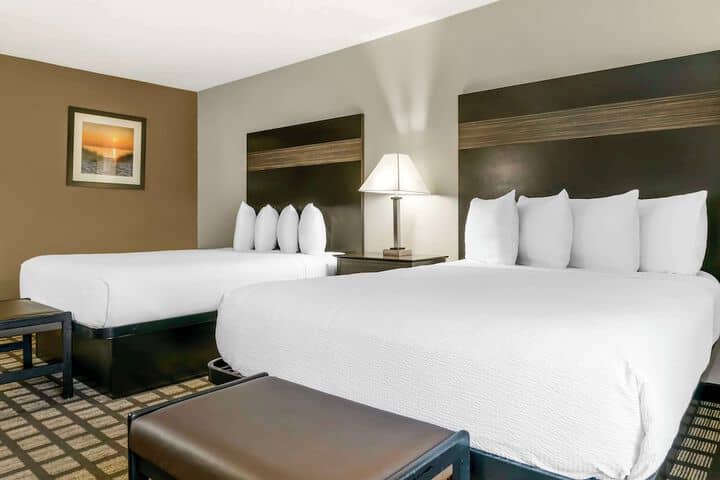 Room 10 of 46